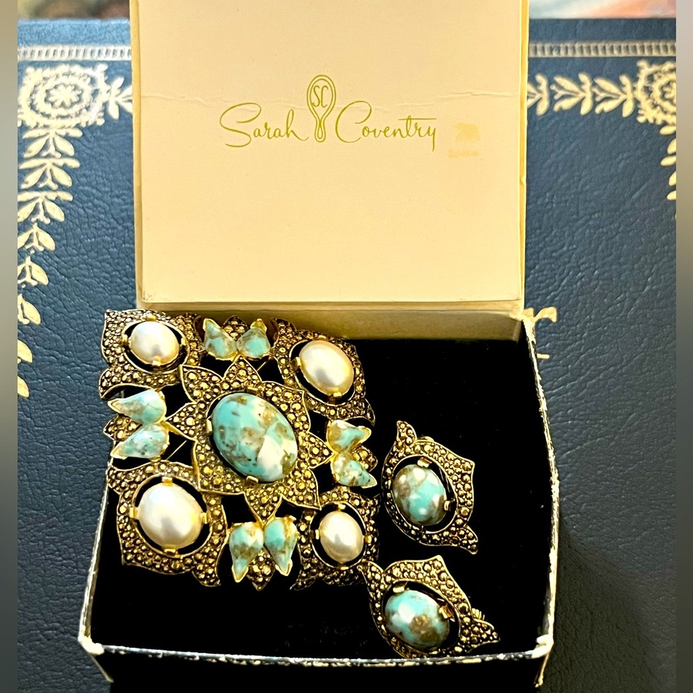 Sarah Coventry Gold and Turquoise Brooch Set